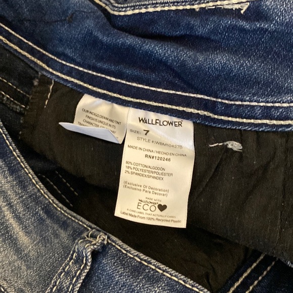 Wallflower Luscious Curvy Fit Jeans - Picture 4 of 5